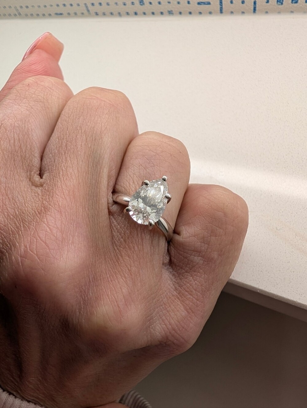 14 kt 2 carat pear diamond ring